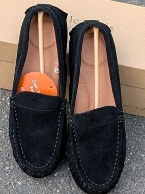 Gentle Souls By Kenneth Cole Black Suede Mina Driving Loafers (NEW)